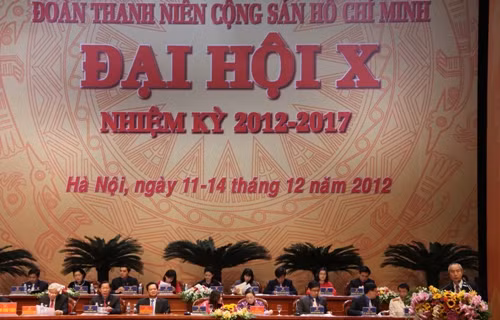 Đồng chí Huỳnh Đảm phát biểu tại Đại hội Đoàn toàn quốc lần thứ X. Đồng chí Huỳnh Đảm phát biểu tại Đại hội Đoàn toàn quốc lần thứ X