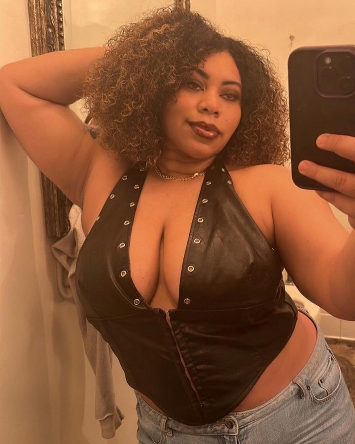 Courtney Hollinquest (trái) và Quinn Whitney Wilson cũng tuyên bố bị Lizzo đối xử tồi tệ trong thời gian làm việc chung. Ảnh: IG.