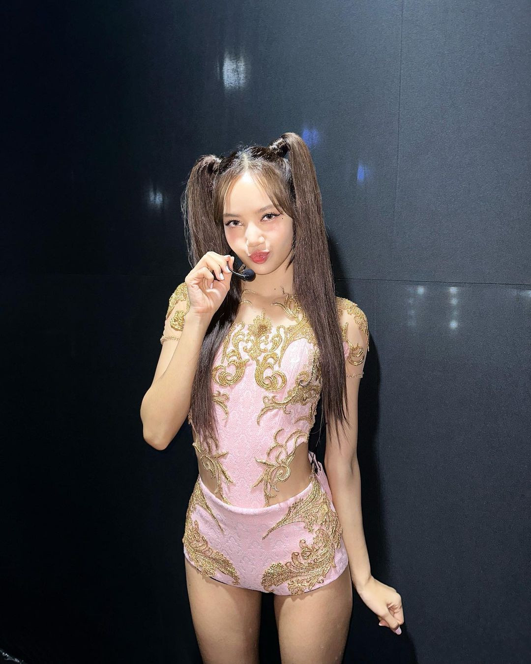 Những khoảnh khắc được khen như búp bê Barbie của Lisa tại Hà Nội. Ảnh: IG. Những khoảnh khắc được khen như búp bê Barbie của Lisa tại Hà Nội. Ảnh: IG.