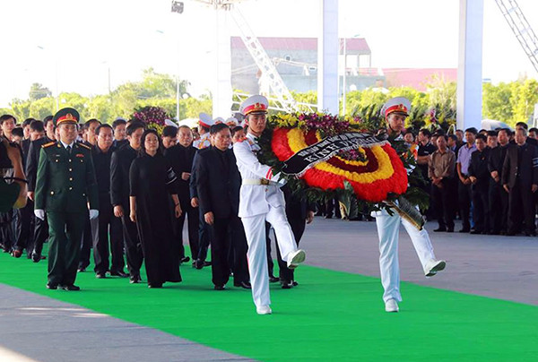 Cỗ linh xa đưa Chủ tịch nước Trần Đại Quang về quê nhà ảnh 82