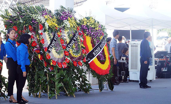 Người dân quê nhà viếng Chủ tịch nước Trần Đại Quang ảnh 4