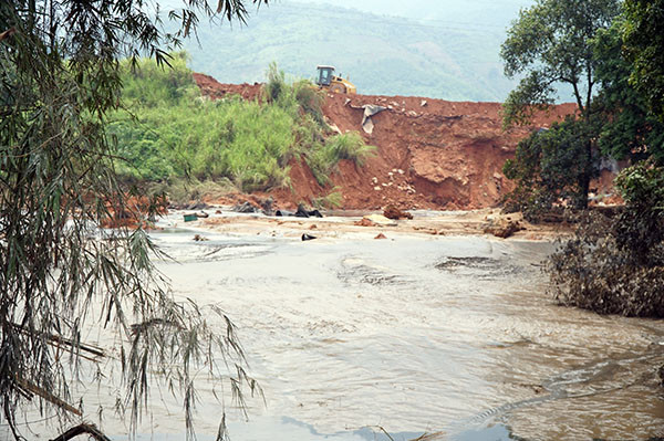 Cận cảnh 33 căn nhà bị lũ bùn thải nhấn chìm ở Lào Cai ảnh 2