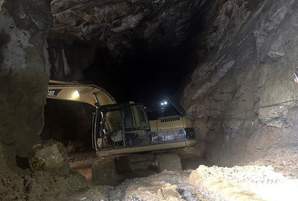 Cận cảnh nơi 1 trong 2 nạn nhân tử nạn tại bãi vàng trái phép ảnh 2