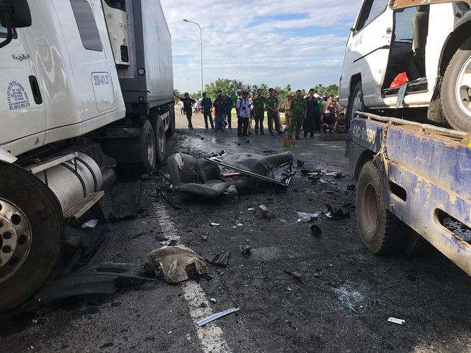 Xe đi rước dâu gặp nạn, 13 người tử vong ảnh 12 Xe đi rước dâu gặp nạn, 13 người tử vong ảnh 12