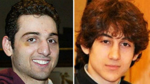 Người anh trai cảm thấy cô lập trên đất Mỹ trong khi người em hòa nhập tốt