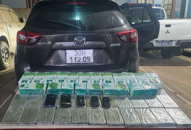 Tang vật thu giữ từ chuyên án. Tang vật thu giữ từ chuyên án.