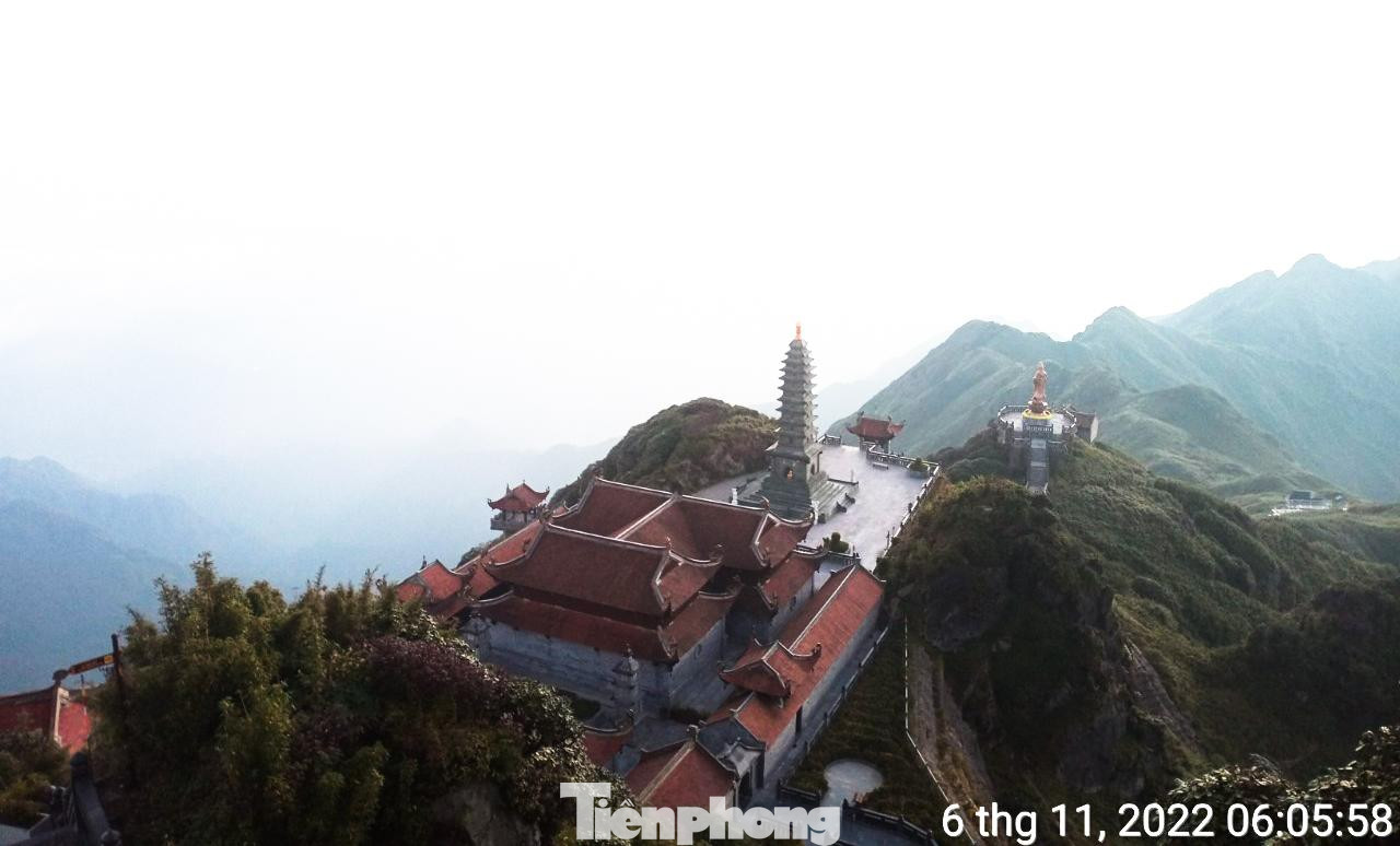 Đây là đợt sương giá đầu tiên xuất hiện trên đỉnh Fansipan trong mùa đông năm nay.