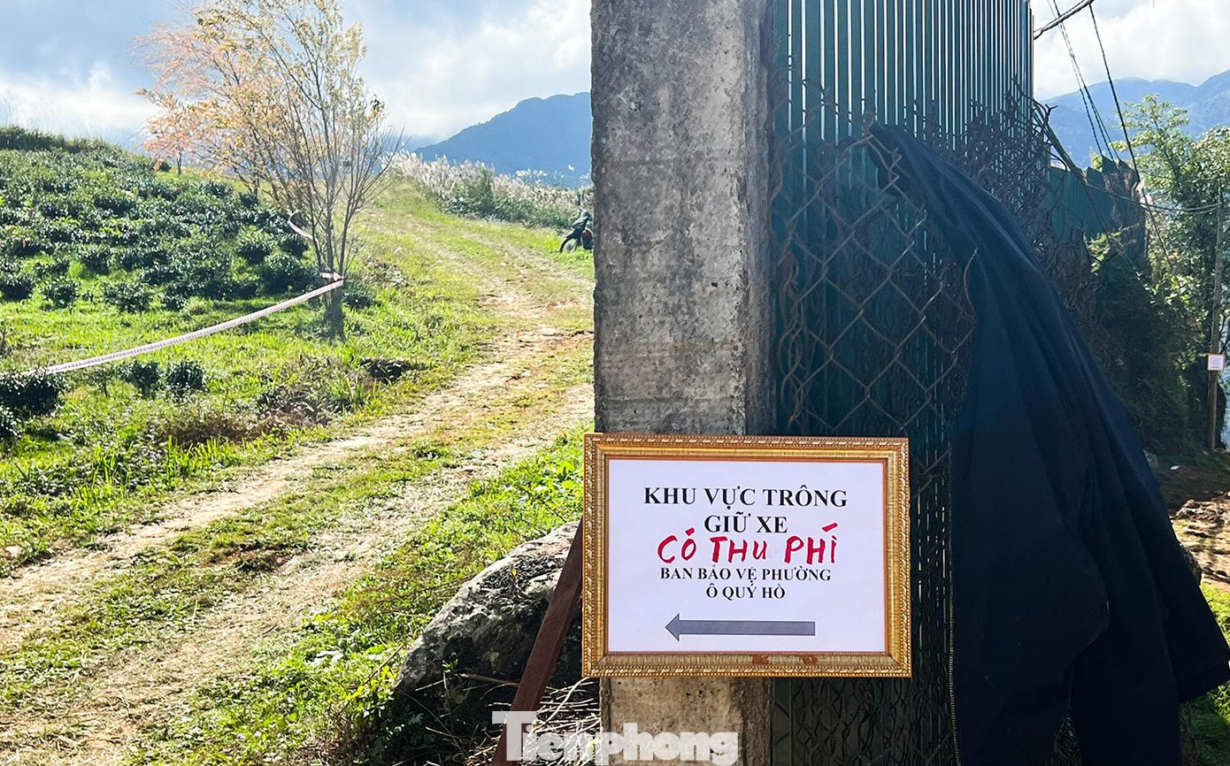 Đường dẫn vào bãi xe có thu phí của ban bảo vệ phường Ô Quy Hồ. Đường dẫn vào bãi xe có thu phí của ban bảo vệ phường Ô Quy Hồ.