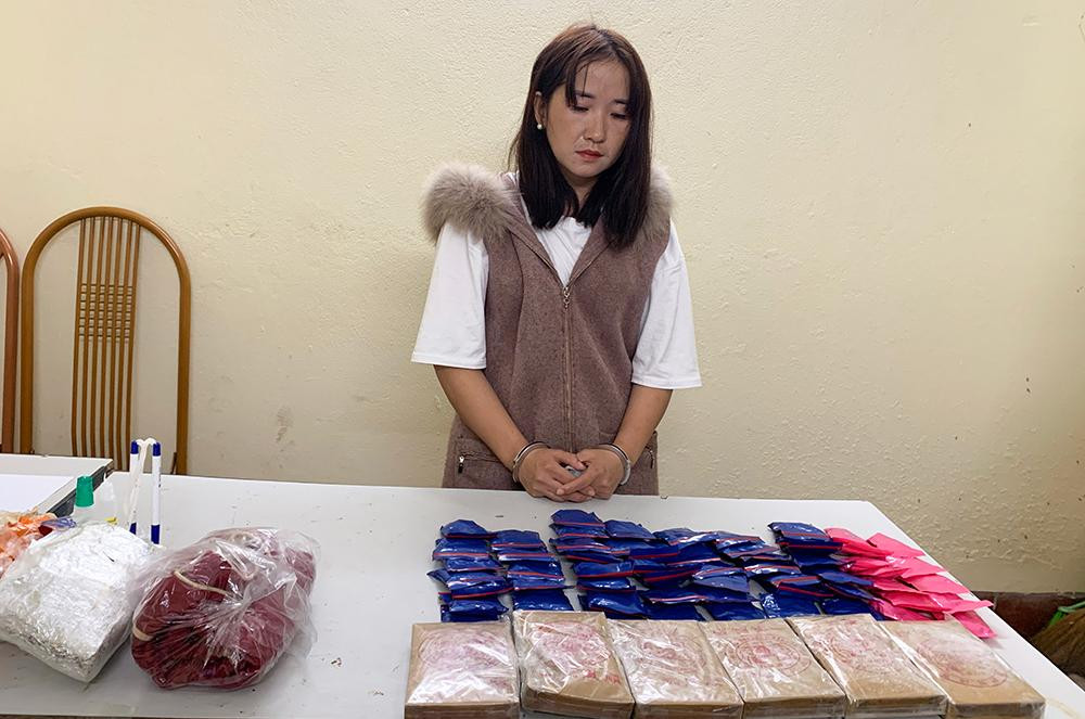 Tráng Thị Khúa cùng số “hàng trắng” bị bắt giữ.