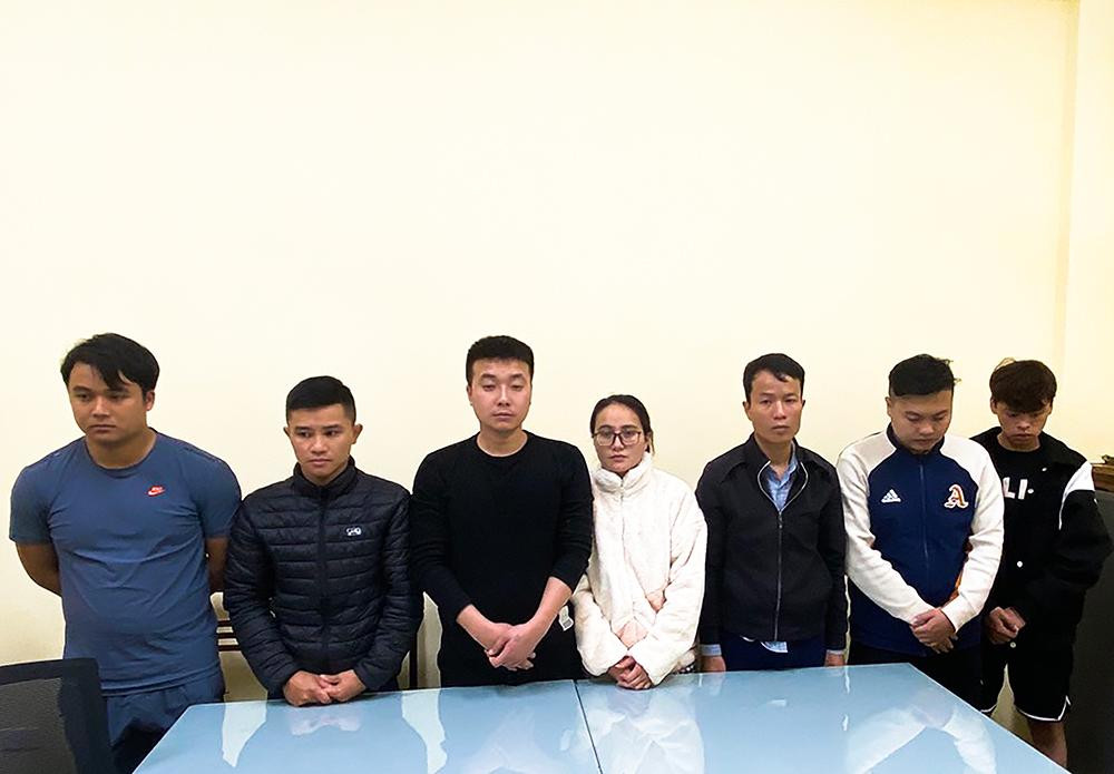 Các đối tượng tại cơ quan Công an.