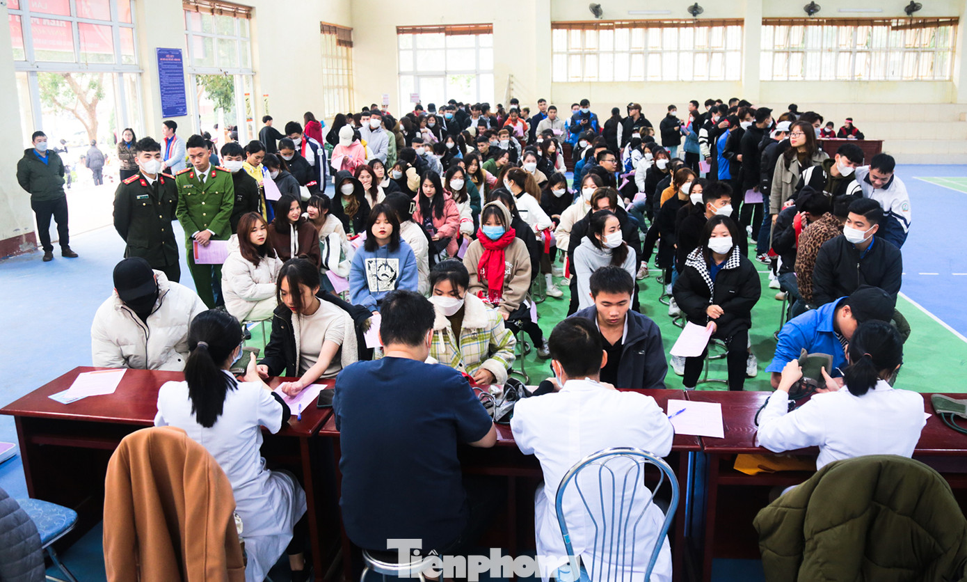 Từ 7h đến 14h ngày 26/12, hàng trăm bạn trẻ là cán bộ chiến sỹ công an, đoàn viên thanh niên và sinh viên phân hiệu Đại học Thái Nguyên tại Lào Cai cùng trường Cao đẳng Lào Cai đã có mặt, tham gia hiến máu tình nguyện. Từ 7h đến 14h ngày 26/12, hàng trăm bạn trẻ là cán bộ chiến sỹ công an, đoàn viên thanh niên và sinh viên phân hiệu Đại học Thái Nguyên tại Lào Cai cùng trường Cao đẳng Lào Cai đã có mặt, tham gia hiến máu tình nguyện.