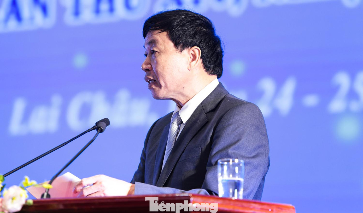 Ông Lê Văn Lương - Phó Bí thư thường trực Tỉnh ủy Lai Châu phát biểu chỉ đạo Đại hội. Ảnh: Hân Nguyễn.