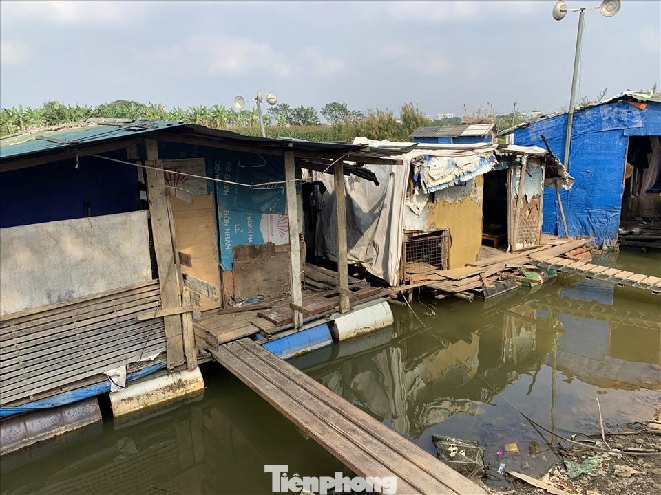 Chẳng ai dám nghĩ đến máy lạnh, điều hoà bởi với họ làm để thuê một căn nhà trọ và hàng tháng lo trang trải cuộc sống đã đầy gánh nặng.