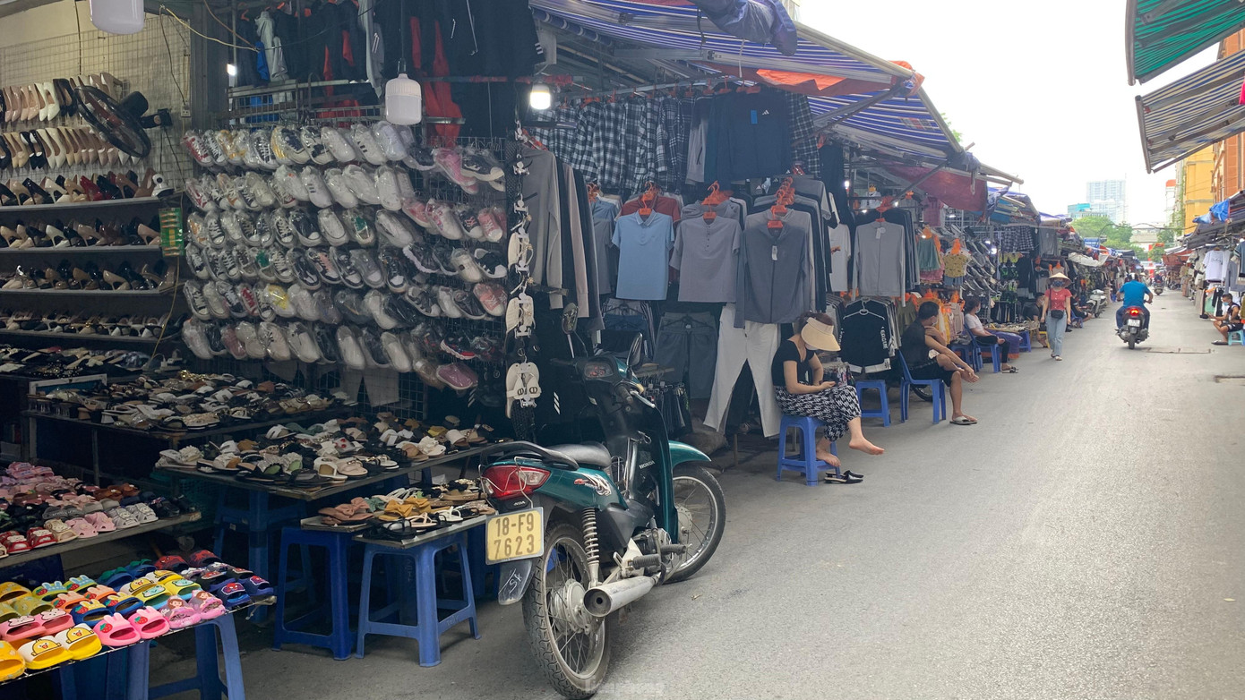 Còn một số khác thì đóng cửa và trả lại mặt bằng vì không thể bán được.