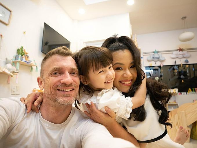 Tổ ấm hạnh phúc của Phương Vy và ông xã.