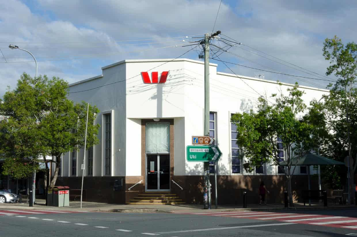 Ngân hàng Westpac, sau đổi tên là Ngân hàng New South Wales, nằm cách đồn cảnh sát thị trấn chỉ 100 mét. Ảnh: Alamy