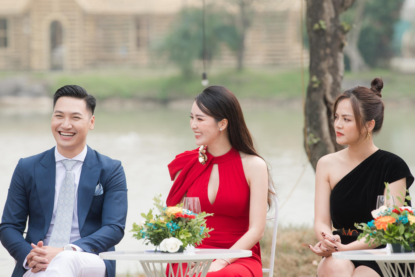 Vốn là một MC chính luận, thời sự nên Thụy Vân đã phải ứng biến và thay đổi linh hoạt khi dẫn một chương trình giải trí.