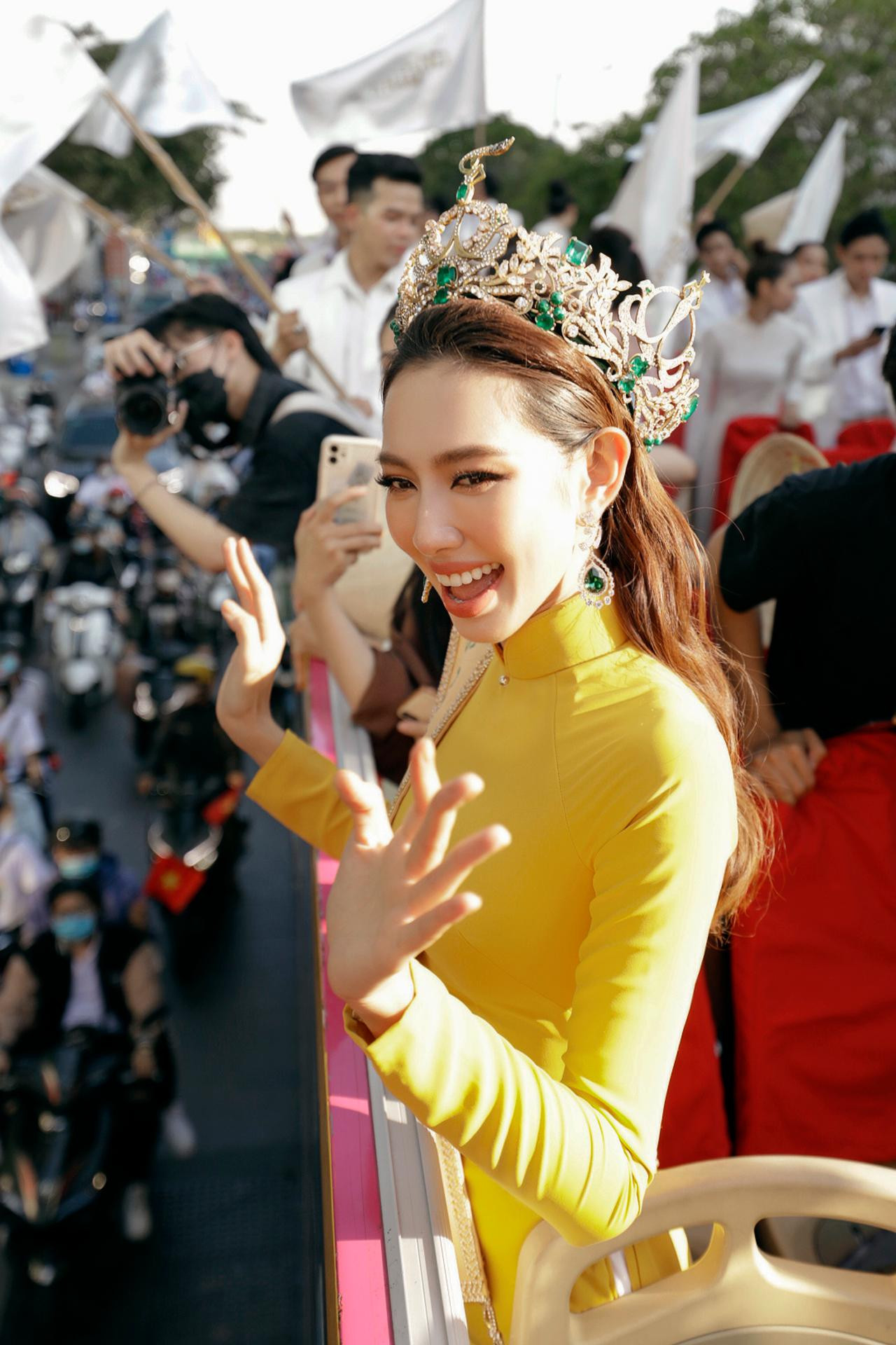 Buổi diễu hành đã đi qua các cung đường lớn của thành phố như Điện Biên Phủ, Nguyễn Thị Minh Khai, Nguyễn Huệ, Cách mạng tháng tám,... và điểm kết thúc là Nhà thi đấu Phú Thọ.