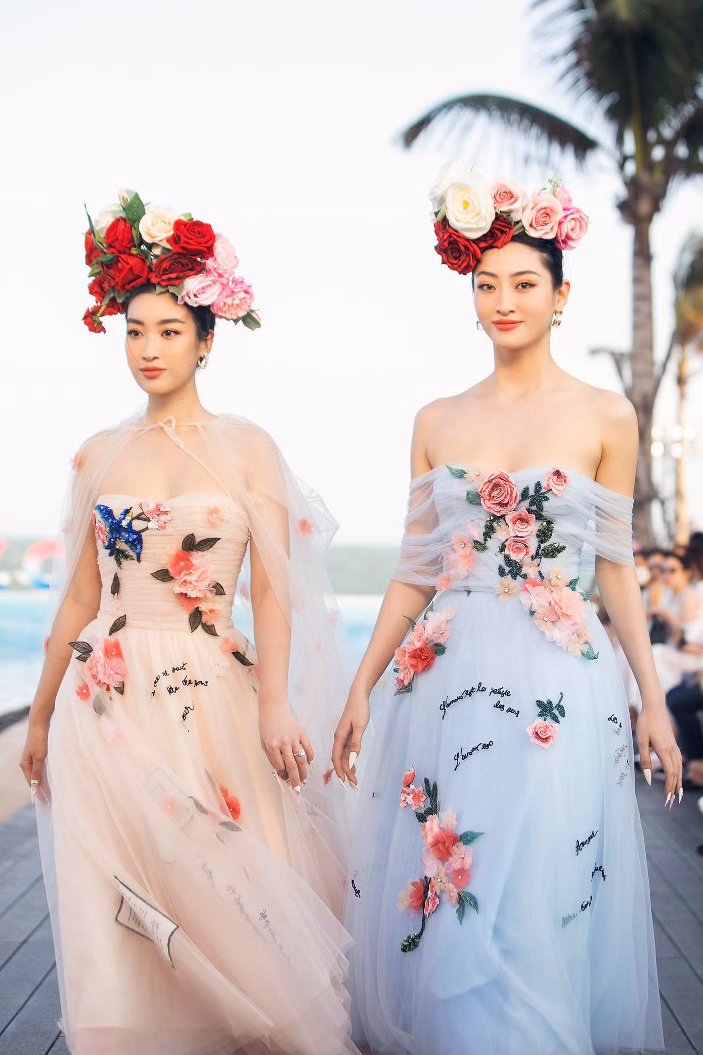 Xuất hiện tại show diễn, Lương Thùy Linh cùng “đàn chị” Đỗ Mỹ Linh lần đầu catwalk đôi vô cùng hút mắt.