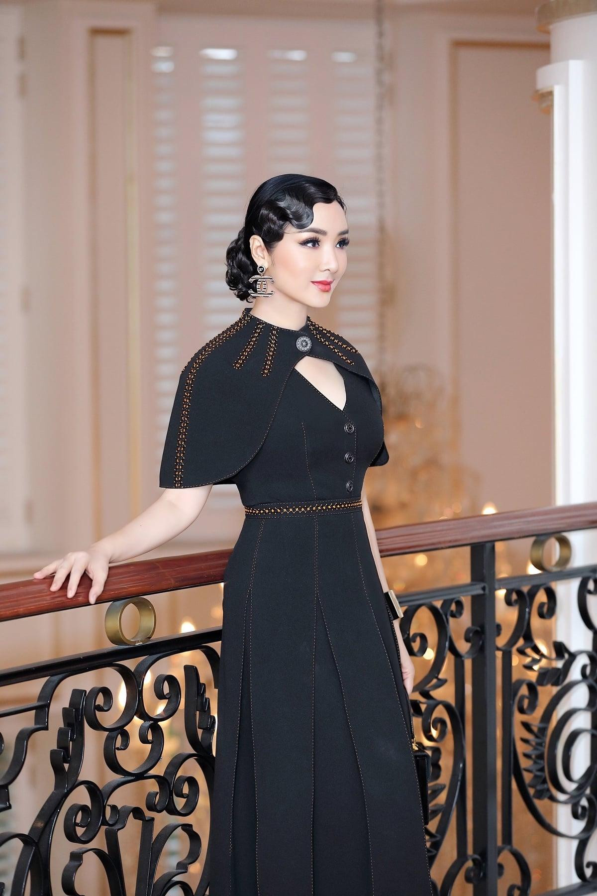 Hoa hậu Giáng My đẹp sang trọng với phong cách cổ điển.