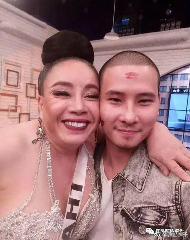 Trải qua cuộc tìm kiếm kỳ công để có được người chồng thứ 9, bà Leena từng dự định gắn bó dài lâu với người đàn ông có tên Rangsee Saransiriborriruk (Ảnh: News NPR).