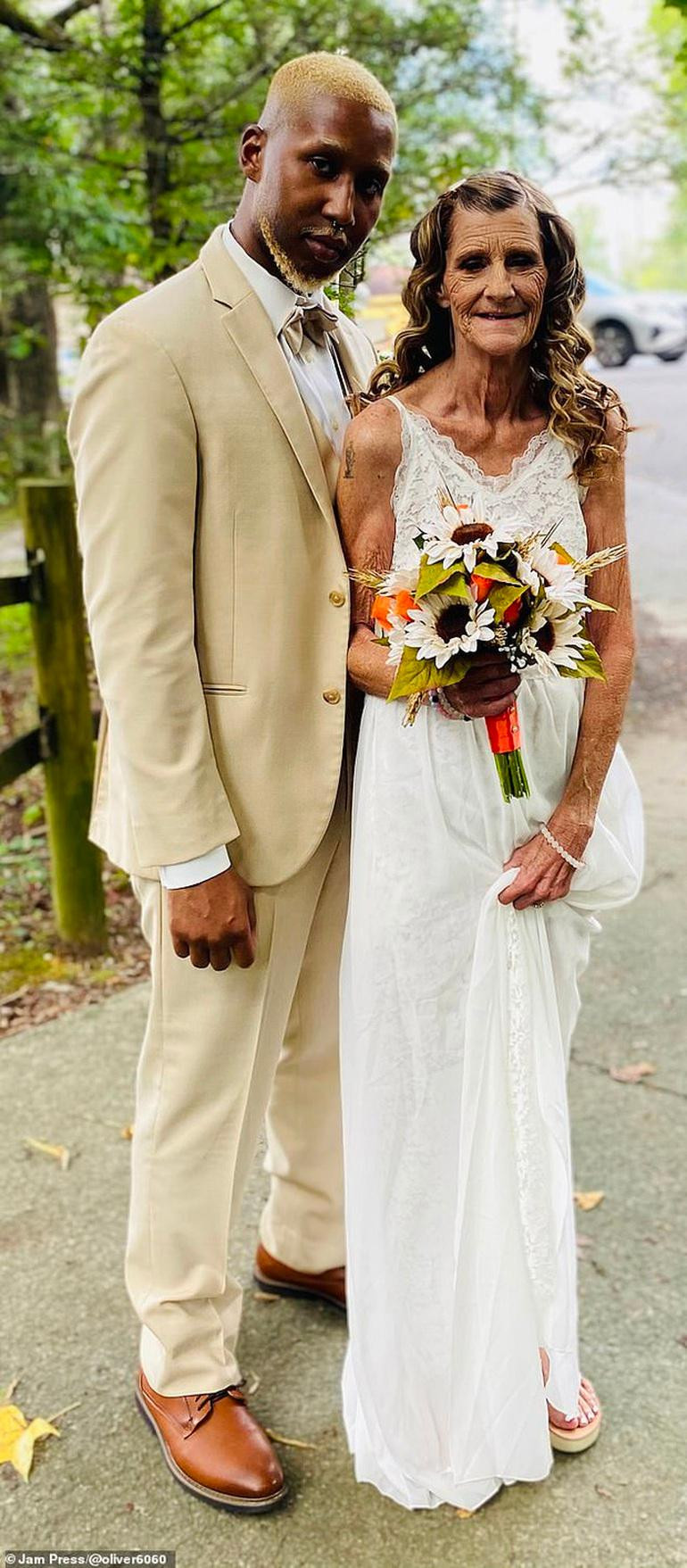 Cả hai trong ngày cưới (Ảnh: Daily Mail). Cả hai trong ngày cưới (Ảnh: Daily Mail).