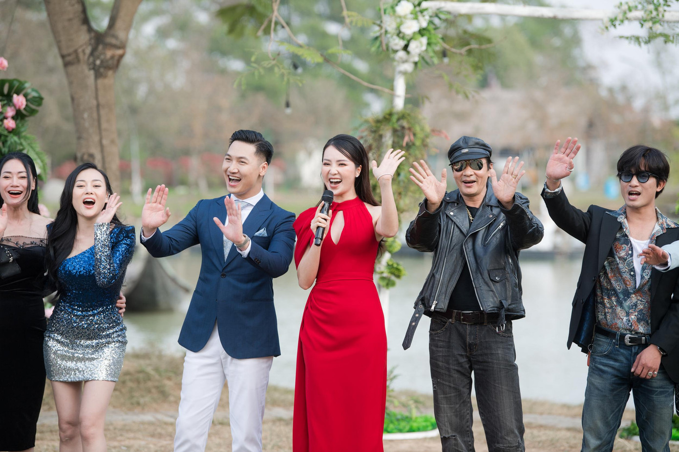 "Ngoài những chương trình chính luận Vân đảm trách thì Gặp gỡ diễn viên truyền hình là một làn gió mới, một kiểu chương trình giải trí đầy ắp sự bất ngờ và thăng hoa! Vân nói vậy vì thông thường chương trình là sự ứng biến! Mà mọi người biết rồi đó các diễn viên họ thông minh và hoạt ngôn như thế nào, mình không làm chủ được là mình dễ khớp lắm”, Thụy Vân tâm sự.