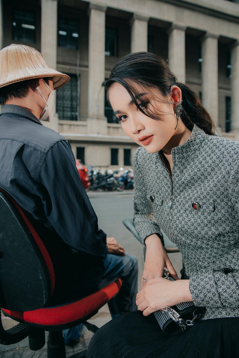 Sau khi trở thành Đại sứ của Tuần lễ Du lịch TP.HCM, mới đây, bộ ảnh mới nhất của Á Hậu 1 Hoa Hậu Việt Nam đã nhanh chóng thu hút sự quan tâm của cộng đồng mạng.