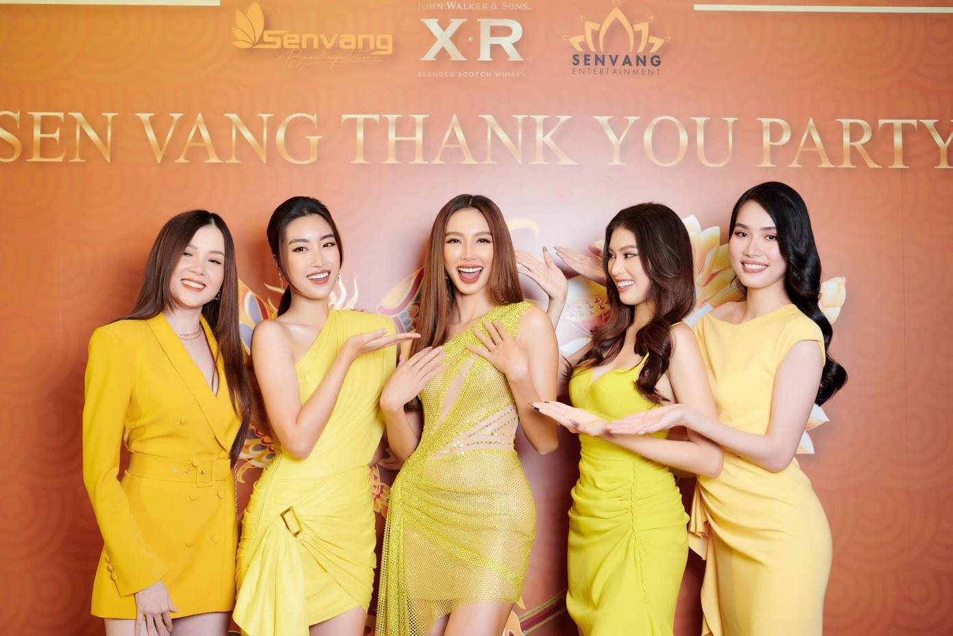 Hoa hậu Thuỳ Tiên trở thành tâm điểm của sự kiện sau khi chiến thắng trở về từ cuộc thi Miss Grand 2021.