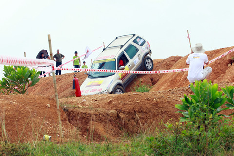 Nhiều dốc cao là thử thách cho những chiếc xe offroad