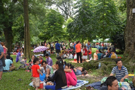 Khu vui chơi ở TP HCM chật cứng người dịp lễ ảnh 18 Khu vui chơi ở TP HCM chật cứng người dịp lễ ảnh 18