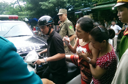 Kẻ bắt cóc thả con tin, đầu hàng cảnh sát ảnh 8