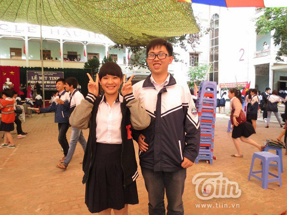 Long được bạn bè xung quanh yêu mến, đặc biệt là các bạn nữ