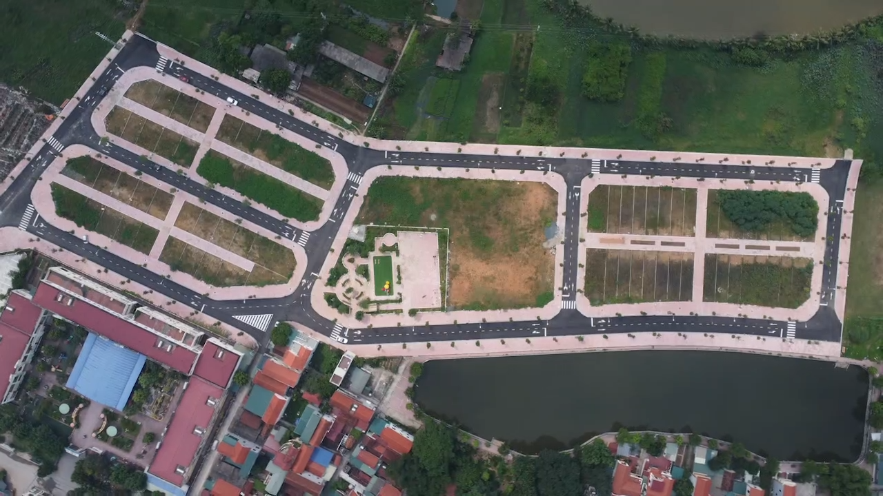 20 thửa đất (LK01 và LK02), thuộc Dự án Hạ tầng kỹ thuật đấu giá quyền sử dụng đất trên địa bàn xã Tiền Yên - xứ đồng Lòng Khúc (huyện Hoài Đức) được đưa ra đấu giá sáng 4/11.