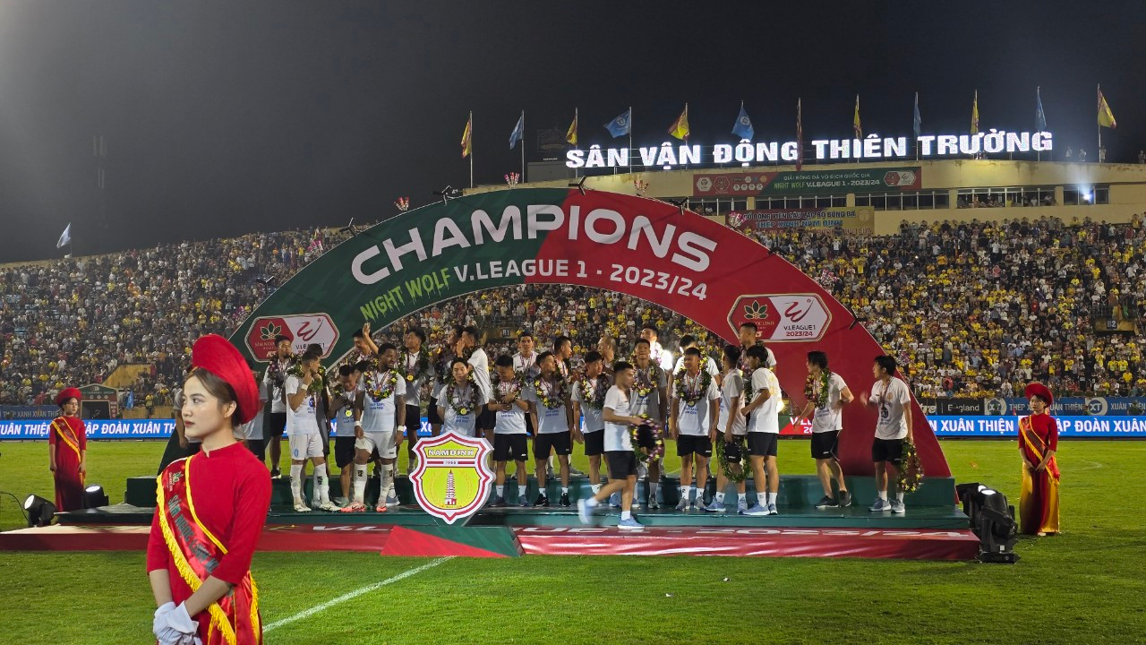  Đại thắng Khánh Hòa 5-1, Thép Xanh Nam Định lên ngôi vô địch trước 1 vòng đấu ảnh 26
