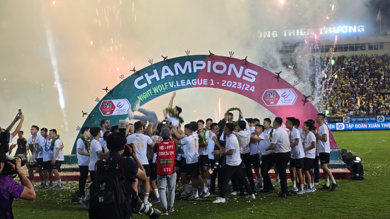  Đại thắng Khánh Hòa 5-1, Thép Xanh Nam Định lên ngôi vô địch trước 1 vòng đấu ảnh 30