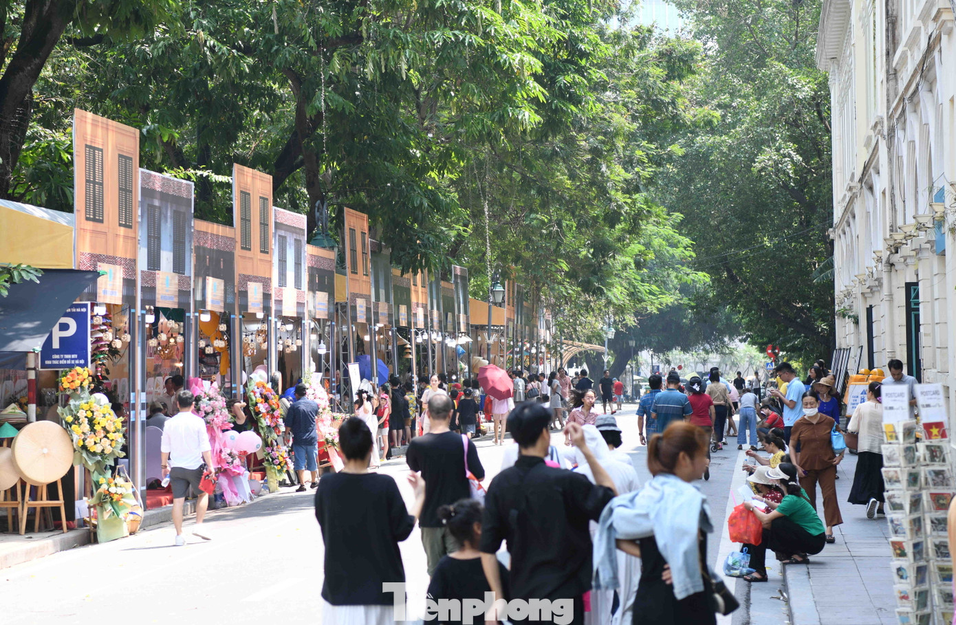 “Festival Thu Hà Nội lần thứ 2 năm 2024” kéo dài 4 ngày từ: (19/9/2024 - 22/9/2024) , lễ hội đã tạo sức hút lớn với người dân và du khách.