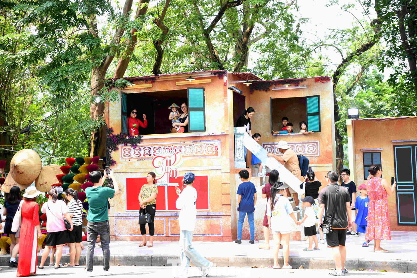 Festival thu Hà Nội lần thứ 2 - năm 2024 có chủ đề “Thu Hà Nội - Mùa thu lịch sử” là một trong những hoạt động, sự kiện tiêu biểu của thành phố hướng tới kỷ niệm 70 năm Ngày Giải phóng Thủ đô (10/10/1954 - 10/10/2024).