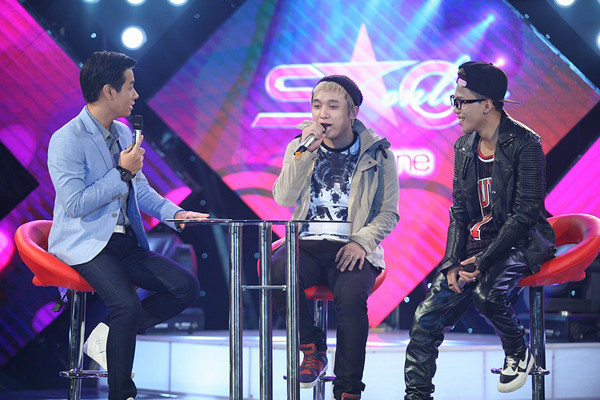  Chia sẻ về lý do đánh chân dài Tây Ban Nha, anh ngượng ngùng giải thích: 