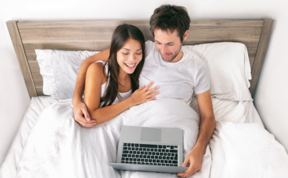 Thiết bị công nghệ là một trong những nguyên nhân dẫn đến sự thiếu thân mật trong mối quan hệ.