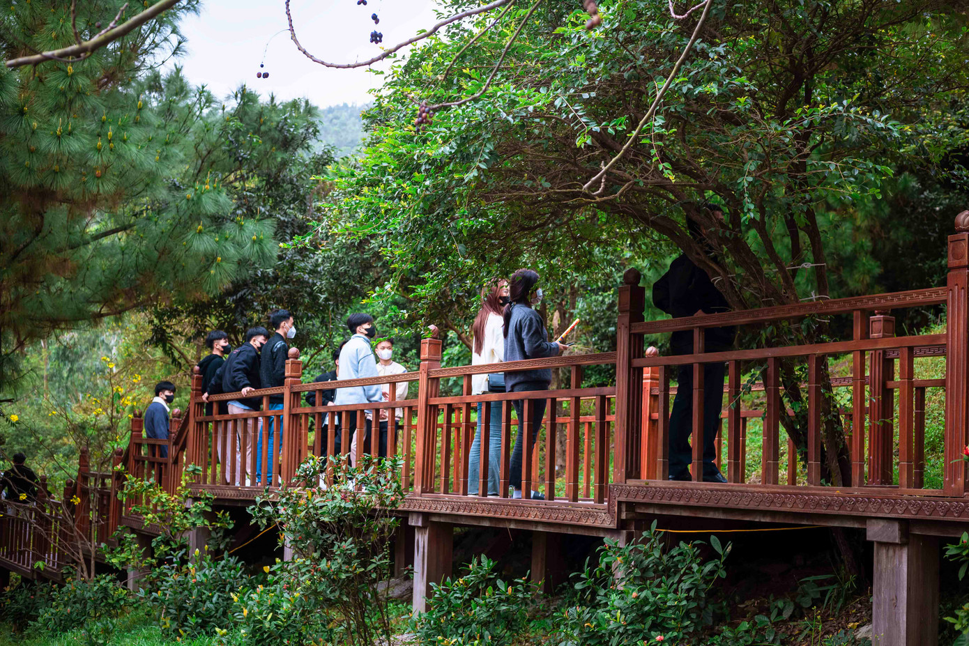 Mặc dù rất đông người dân đến viếng nhưng trong sự trang nghiêm, trật tự