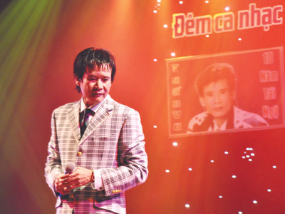 Tuấn Vũ tại đêm diễn ở Nhà hát lớn Hà Nội 