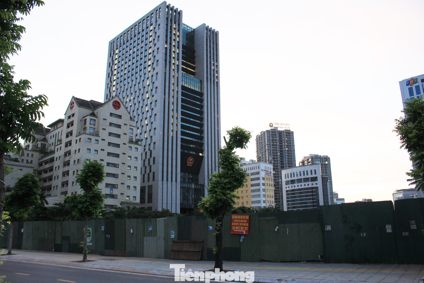 Đại sứ quán Mỹ cho biết, dự án đang trong quá trình thiết kế nhằm kết hợp chặt chẽ các yếu tố về kiến trúc, an toàn và yêu cầu về quy mô để tạo ra một không gian làm việc đảm bảo an ninh, hiện đại, bền vững cho các cơ quan, nhân viên của Chính phủ Hoa Kỳ.