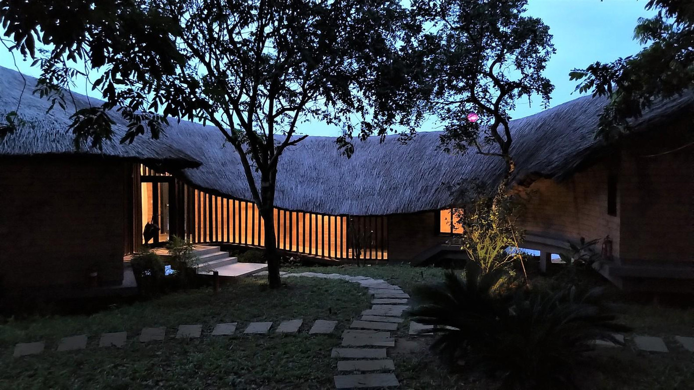 Mẫu thiết kế này là một gợi ý cho kiến trúc nhà ở nông thôn đương đại theo hướng “thuận tự nhiên”.