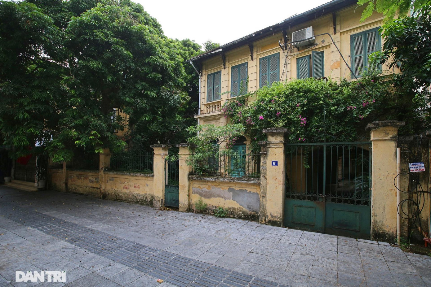 Biệt thự cổ trên phố Quang Trung. Biệt thự cổ trên phố Quang Trung.