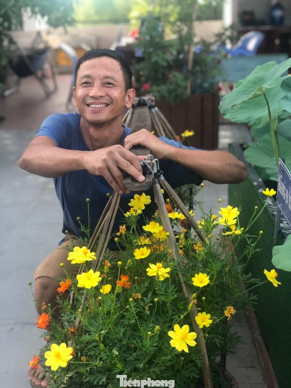 Theo anh Huynh, trồng cây trên sân thương chỉ khó khăn là nắng, gió, vận chuyển đồ khó, khi bạn giải quyết được những vấn đề đó thì mọi thứ khác sẽ dễ hơn việc trồng cây dưới đất.