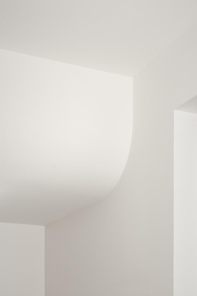 Các kiến trúc sư không trang trí và thiết kế quá mức cho nội thất, họ sử dụng phương pháp tối giản để tận dụng sự tương phản nhẹ nhàng giữa các bức tường trắng và đồ trang trí màu đen, cũng như sử dụng nhiều rèm cửa hơn. Bản vẽ thiết kế nội thất tòa nhà. Các kiến trúc sư không trang trí và thiết kế quá mức cho nội thất, họ sử dụng phương pháp tối giản để tận dụng sự tương phản nhẹ nhàng giữa các bức tường trắng và đồ trang trí màu đen, cũng như sử dụng nhiều rèm cửa hơn. Bản vẽ thiết kế nội thất tòa nhà.