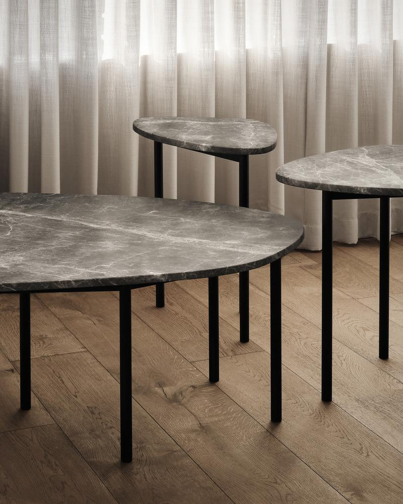 Ngôi nhà sử dựng sàn gỗ sồi sơn dầu để đảm bảo sự cân bằng tinh tế giữa sự ấm áp và màu sắc cộng hưởng trong toàn bộ không gian. Ngôi nhà sử dựng sàn gỗ sồi sơn dầu để đảm bảo sự cân bằng tinh tế giữa sự ấm áp và màu sắc cộng hưởng trong toàn bộ không gian.