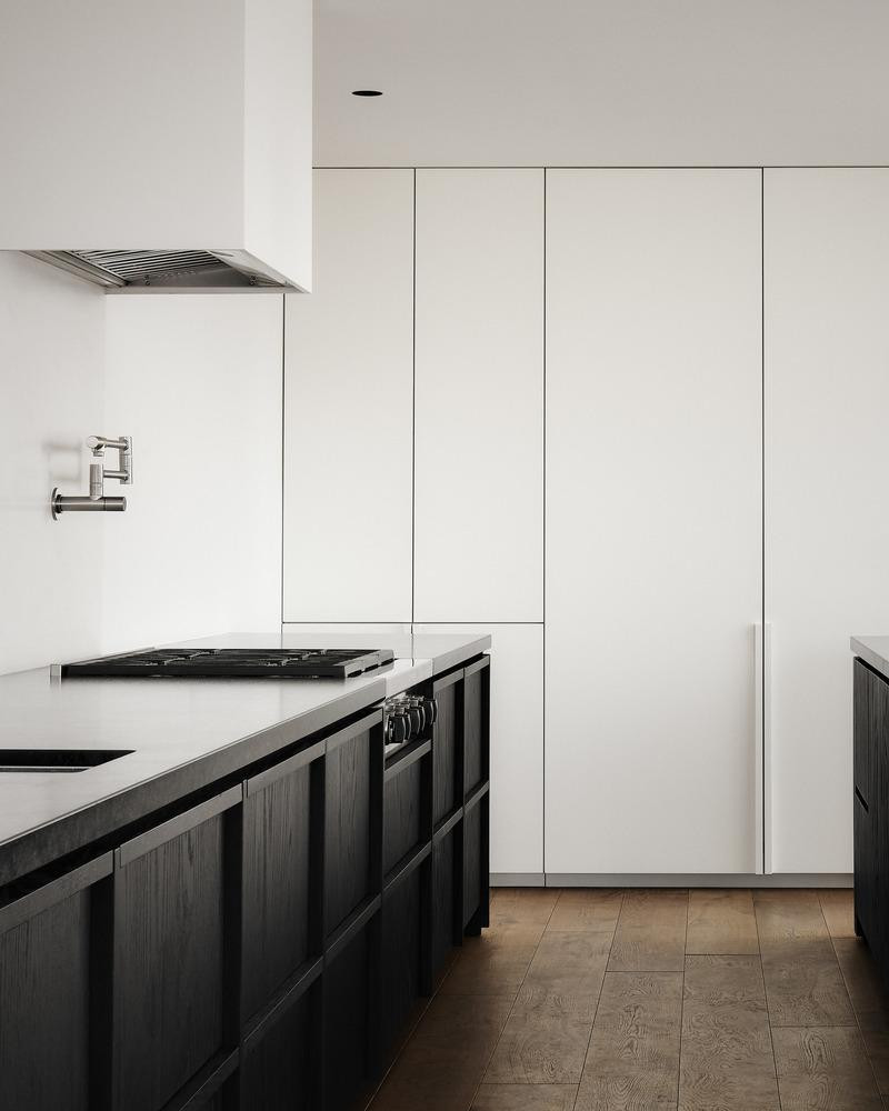 Ở tầng thứ hai của tòa nhà là một dãy phòng dành cho du khách bao gồm ba phòng ngủ, một nhà bếp, một phòng ăn, một phòng khách và hai phòng tắm. Ở tầng thứ hai của tòa nhà là một dãy phòng dành cho du khách bao gồm ba phòng ngủ, một nhà bếp, một phòng ăn, một phòng khách và hai phòng tắm.