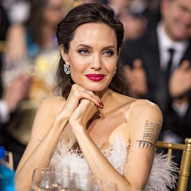 Angelina Jolie quyết định gia nhập mạng xã hội Instagram vào ngày 20/8 để chia sẻ về một bức tâm thư do một bé gái từ Afghanistan gửi cho cô.